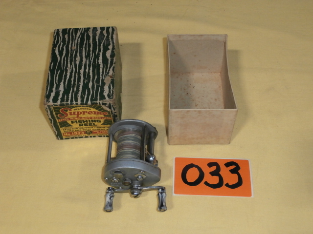 lot 33 image: Vintage Pflueger Supreme 1573 Casting Reel in the Box