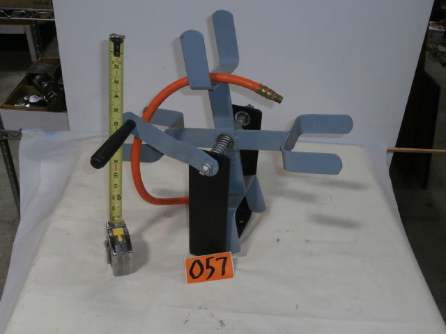 lot 57 image: Mountable Reel For Airline Hose