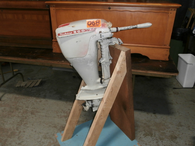 lot 68 image: Vintage FISHING SCOTT Outboard Boat Motor