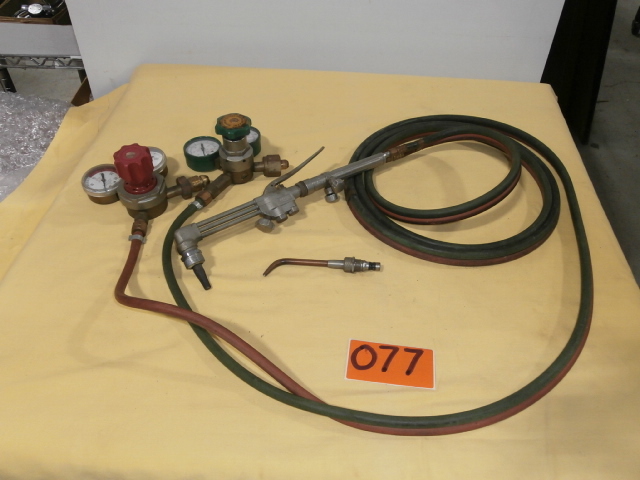 lot 77 image: Oxy-Acetylene Gauges, Cutting Torch Set