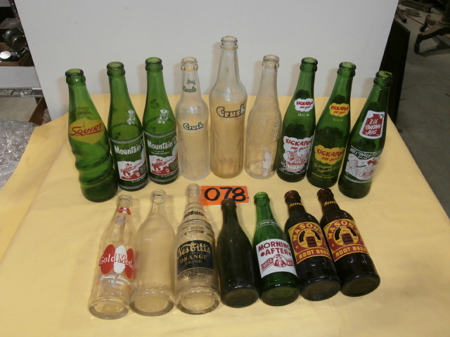 lot 78 image: Nice Lot of 16 Vintage Pop Bottles