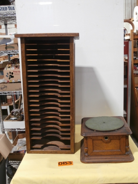 lot 83 image: Vintage GRAPHOPHONE Record Player Case & Record Case