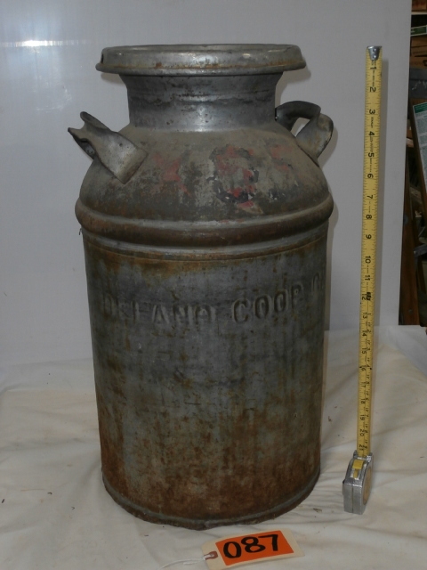 lot 87 image: Vintage DELANO COOP CRY Milk Can