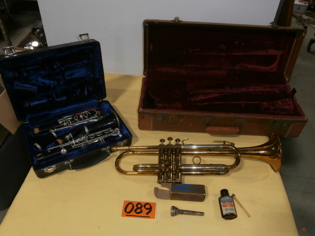 lot 89 image: Vintage Trumpet & Clarinet with Cases