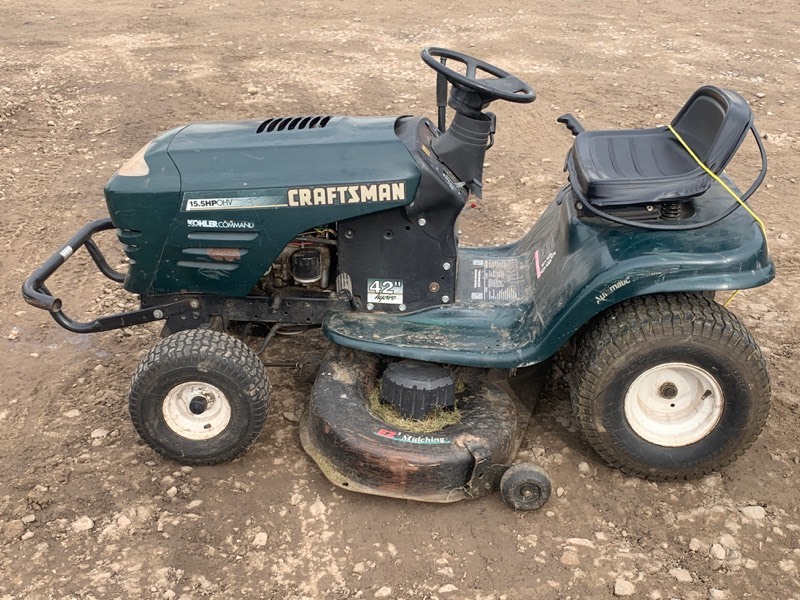 lot 4-A image: Craftsman Lawn Tractor