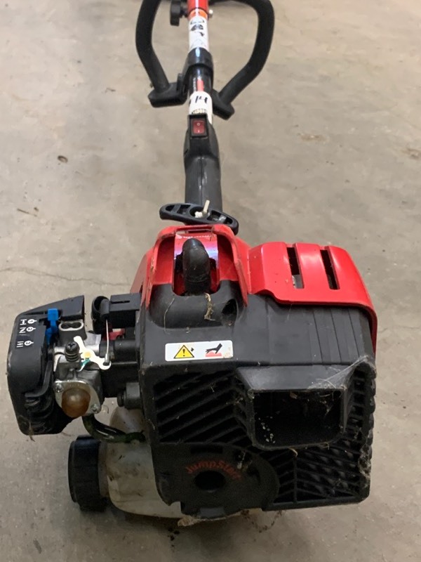 lot 14 image: Troy-Bilt Grass Trimmer
