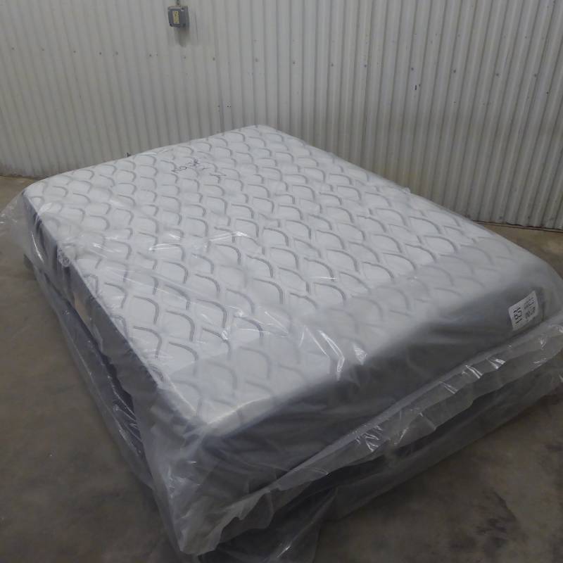 Sealy Response Performance Attendance Plush Pillowtop Queen Mattress