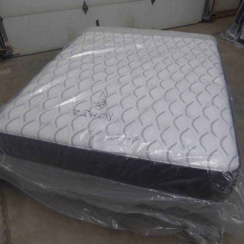Sealy Response Performance Attendance Plush Queen Eurotop Mattress