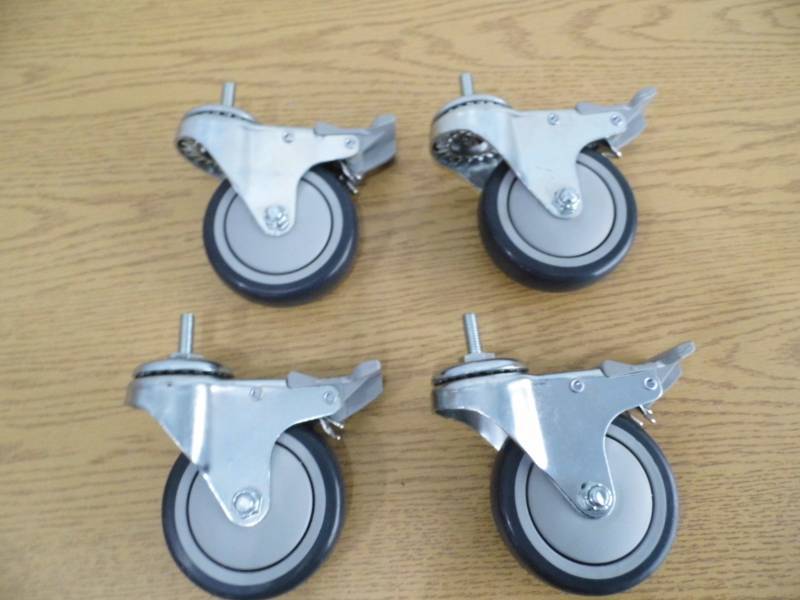 4 New Locking Casters