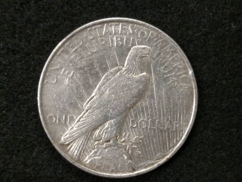1922 D Peace Silver Dollar...
