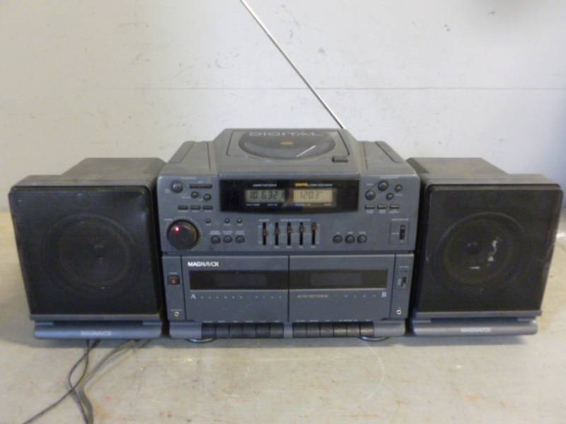 Shelf Stereo