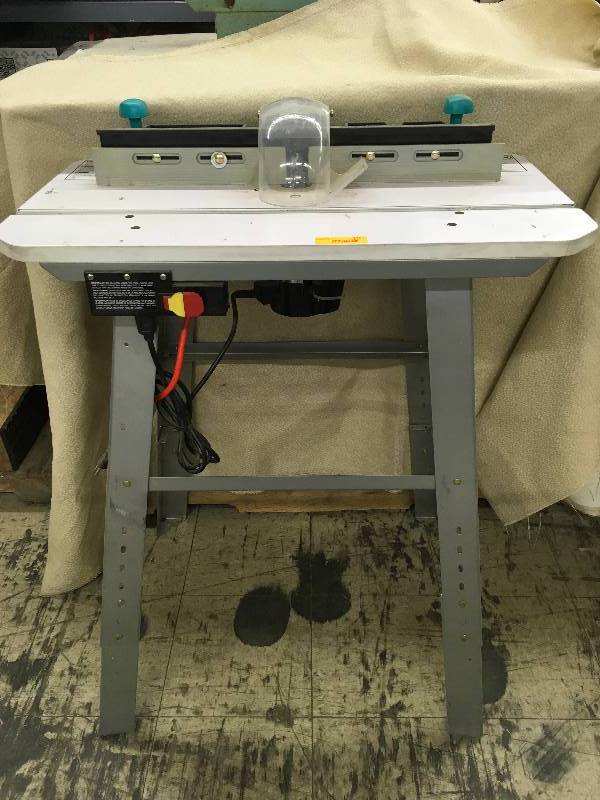 lot 171 image: DeWalt Router Table