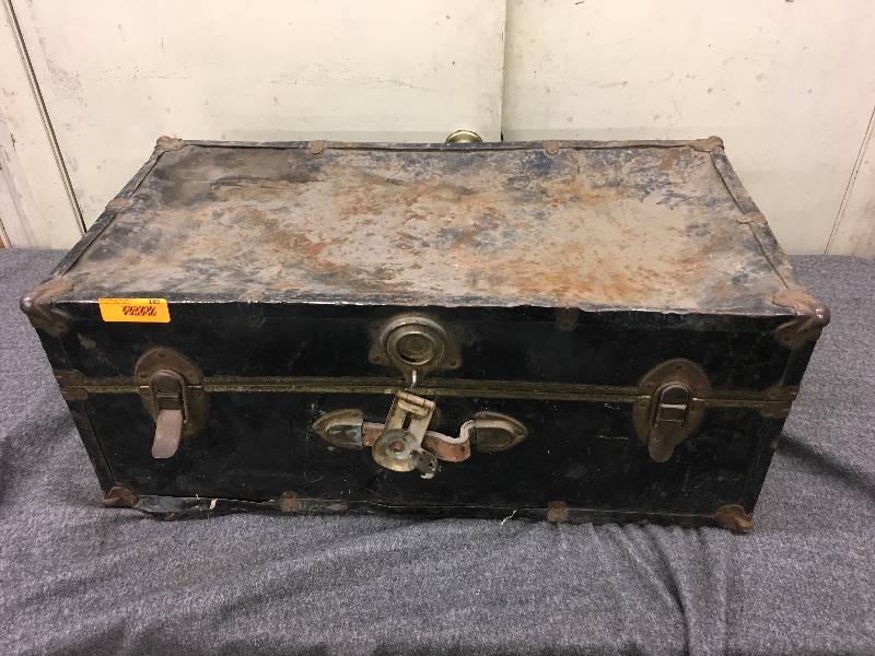 lot 180 image: Crate W Misc ItemsTools