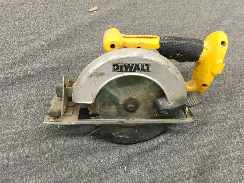 lot 184 image: DeWalt Circular Saw