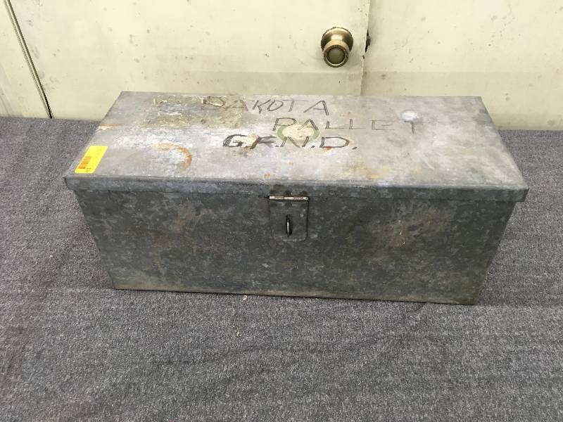lot 190 image: Tool BoxCrate