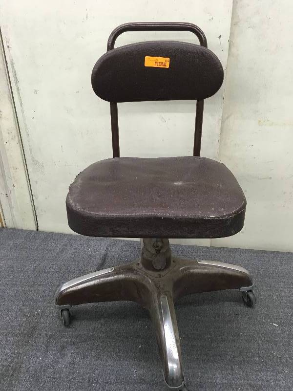 lot 196 image: Office Chair