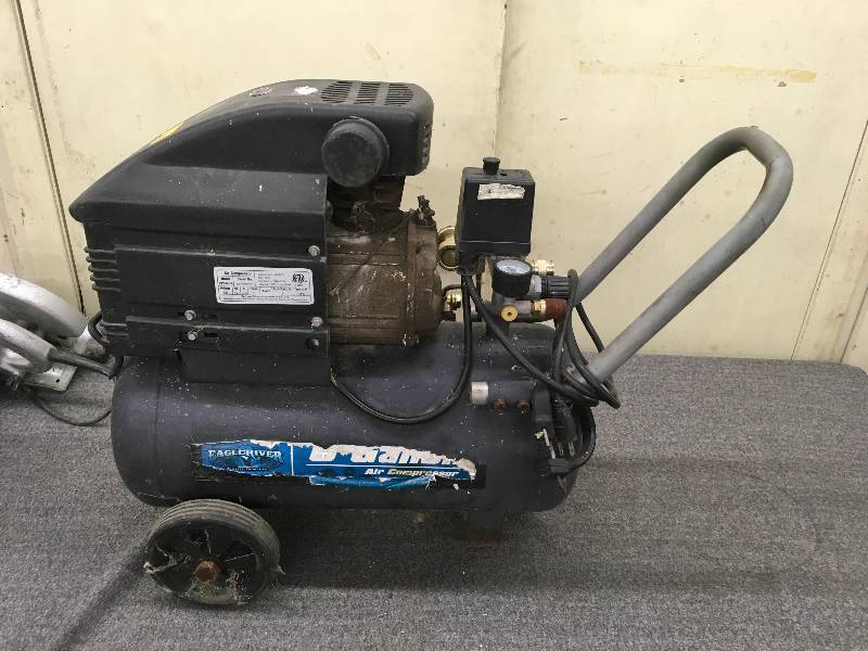 lot 224 image: Eagle River APC4016 6 Gallon Air Compressor