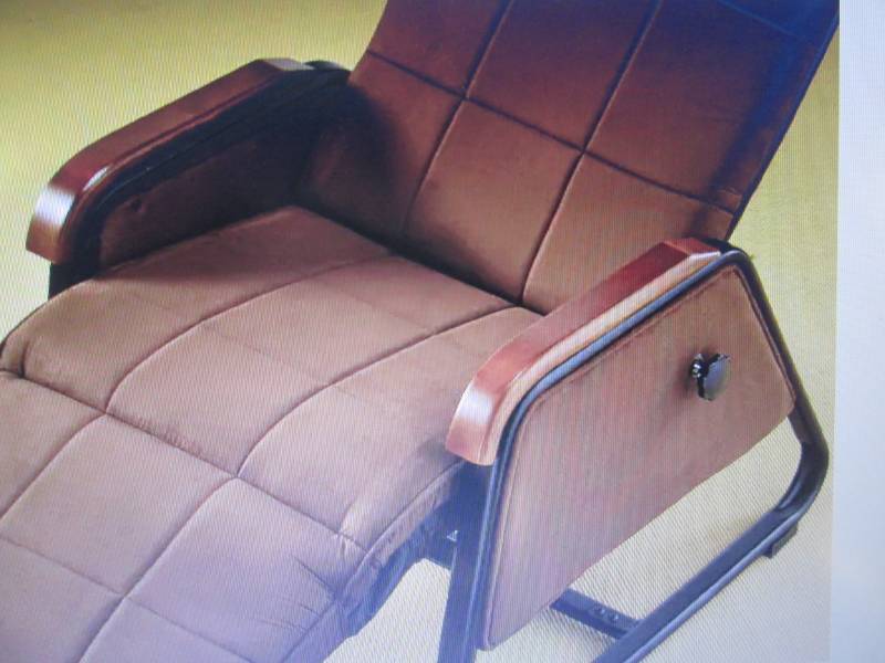 lot 58 image: Zero Gravity Chair open Box Retail ...