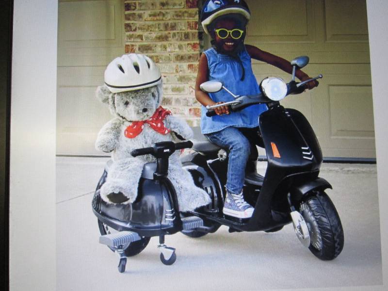 lot 70 image: Ride-On Scooter with Sidecar open b...