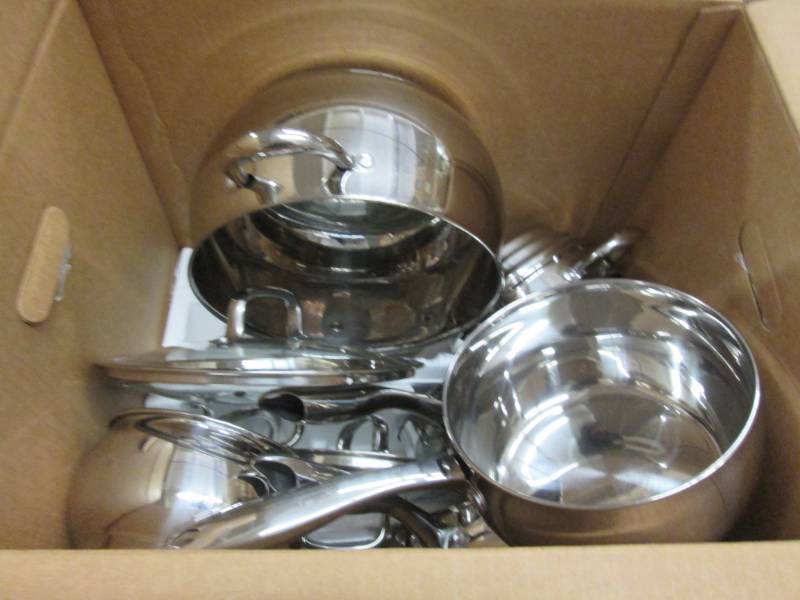 lot 80 image: Stainless Steel Belly-Shaped Cookwa...