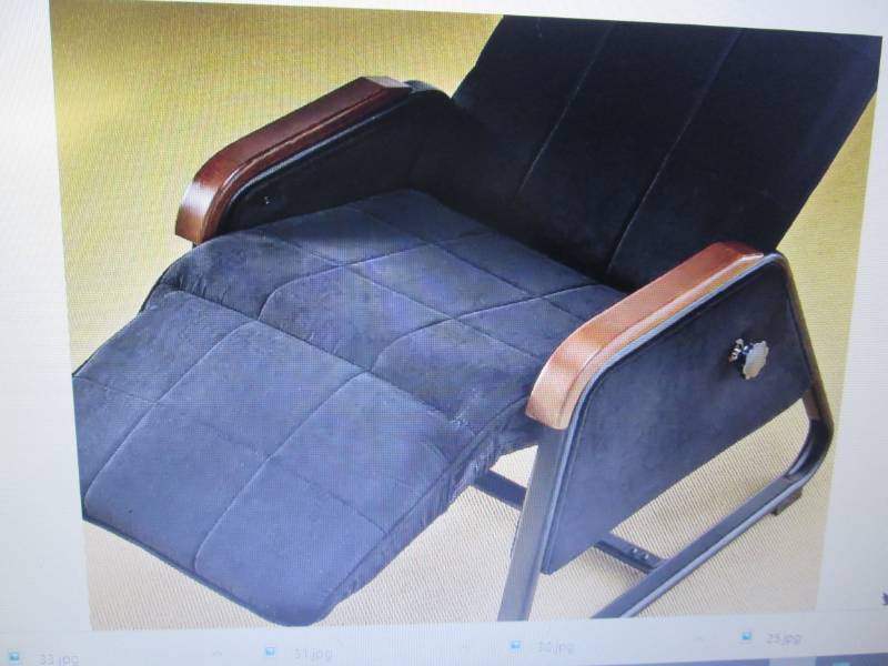 lot 81 image: Zero Gravity Chair open Box Retail ...