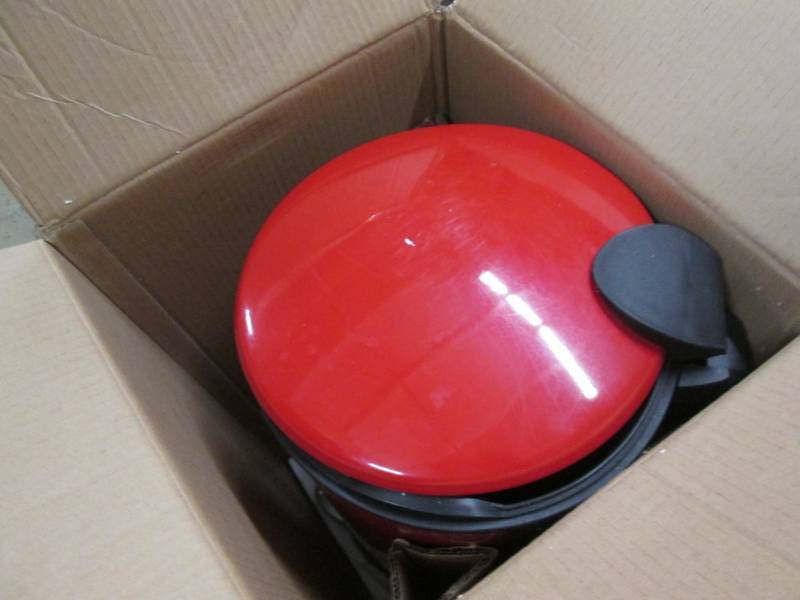 lot 92 image: Red Step Trash Bin open box...
