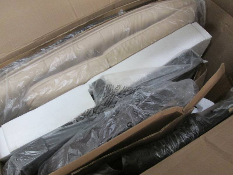 lot 126 image: Zero Gravity Chair open Box Retail ...