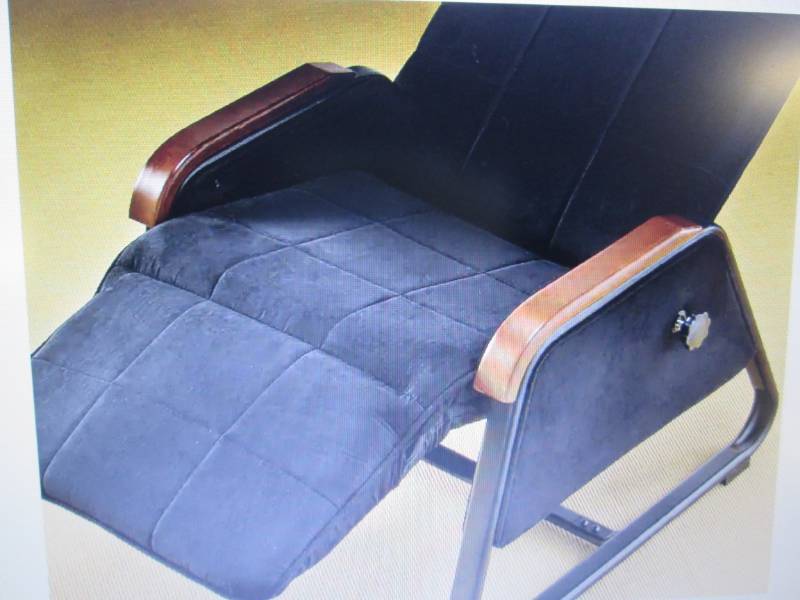 lot 130 image: Zero Gravity Chair open Box Retail ...