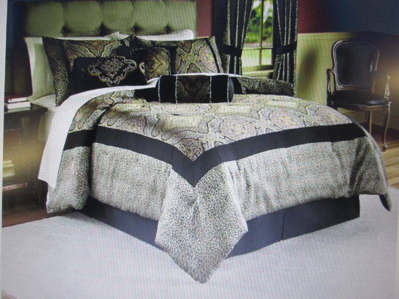 lot 144 image: Valetta Woven Jacquard  Bedding Set...