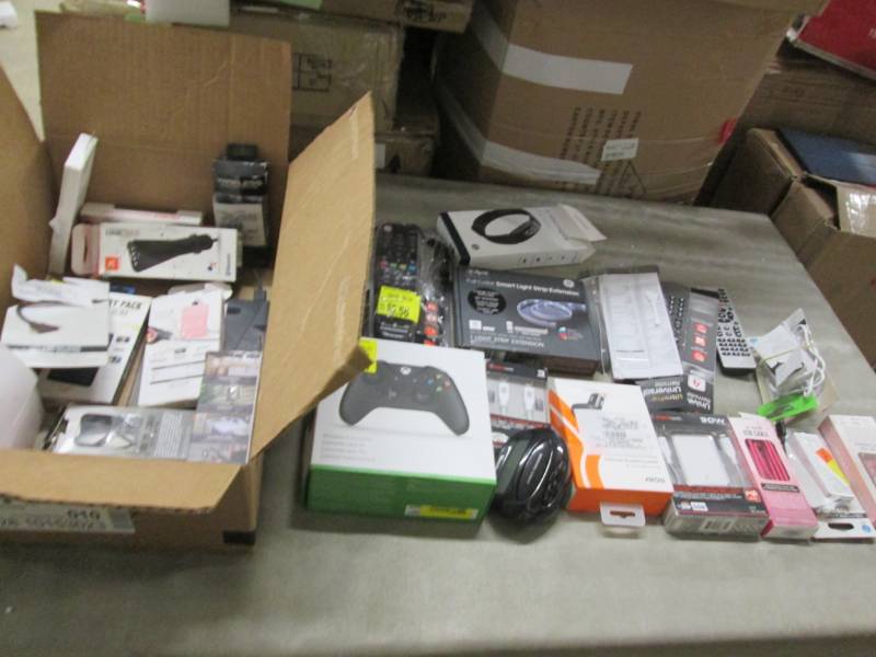 lot 167 image: Universal Remotes, USB Cables, Fitn...