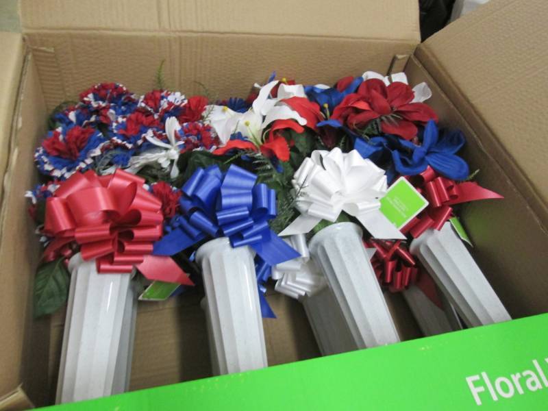 lot 225 image: Box of 8 Patriotic Floral Vases Ret...