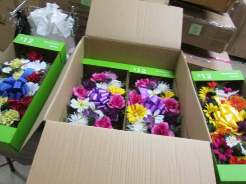 lot 226 image: Box of 4 Headstone Sprays Retail $1...