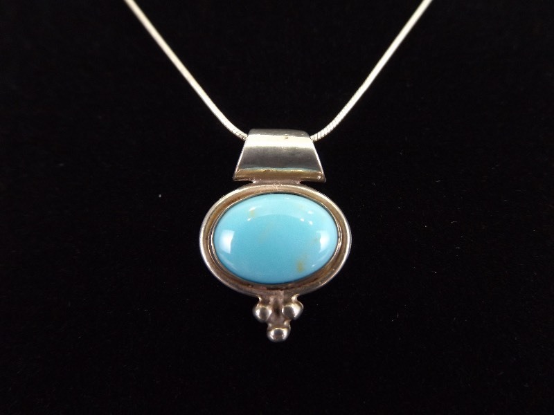 lot 5 image: .925 Sterling Silver Turquoise Cabochon Pendant Necklace