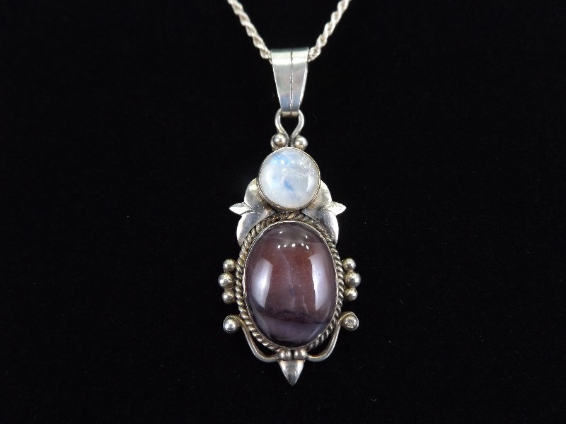 lot 12 image: .925 Sterling Silver Amethyst and MoonsTone Cabochon Pendant Necklace