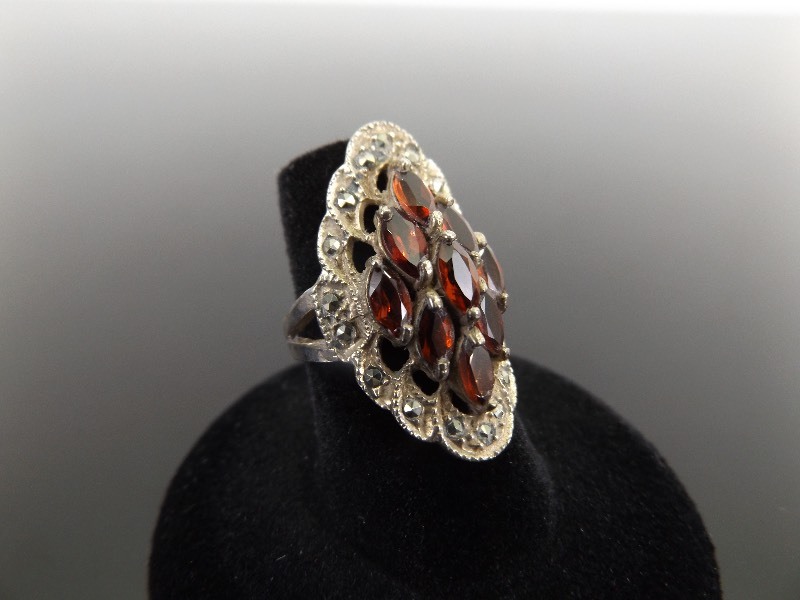 lot 52 image: .925 Sterling Silver Art Nouveau Garnet Ring Size 5.5