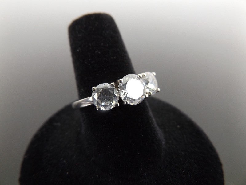 lot 59 image: .925 Sterling Silver 3 Crystal Ring Size 8
