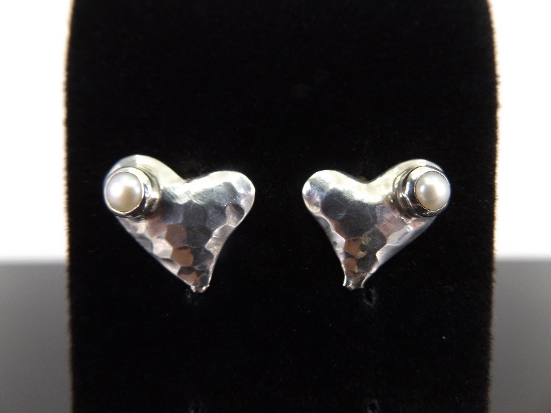 lot 96 image: .925 Sterling Silver Pearl Heart Post Earrings