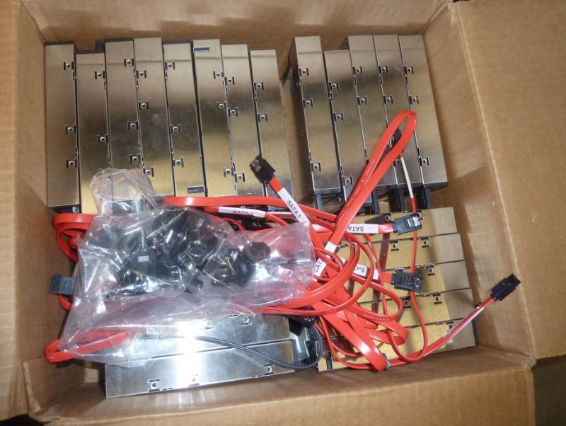 Lot of 20 CRU units for SSD Drives,...