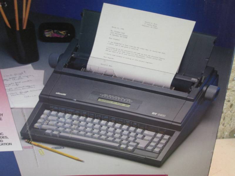 Portable Electronic Typewriter  D-1...