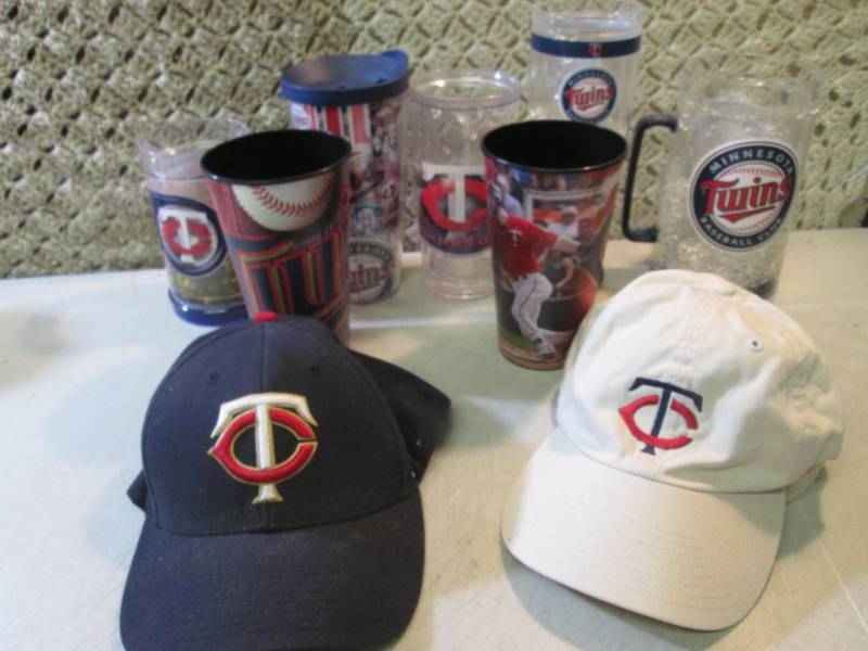 Lot of Minnesota Twins Items  BS...