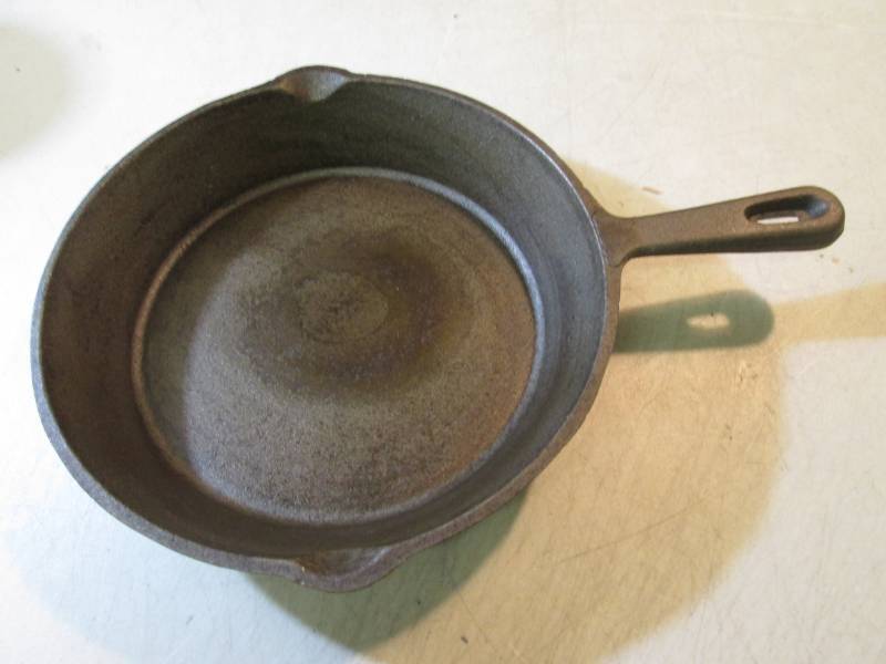 10 Cast Iron Fry Pan  RM3...