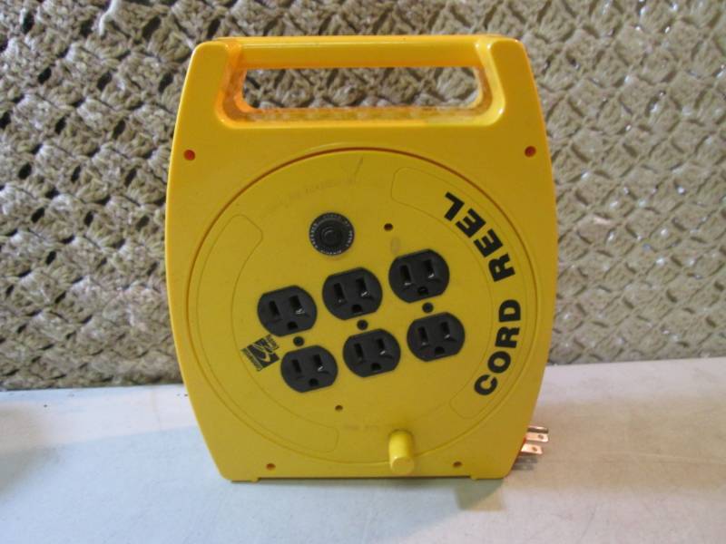 Commercial Electric Cord Reel with ...