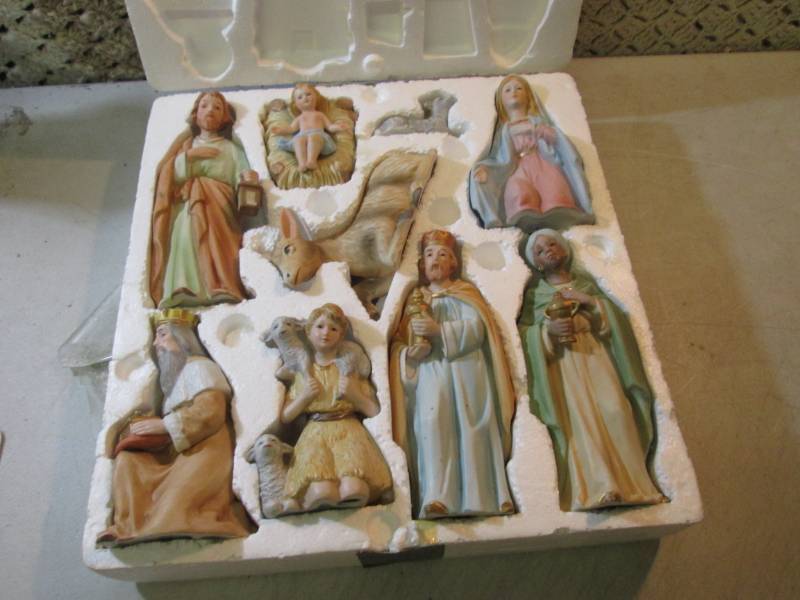 Ceramic Nativity Set F-1...