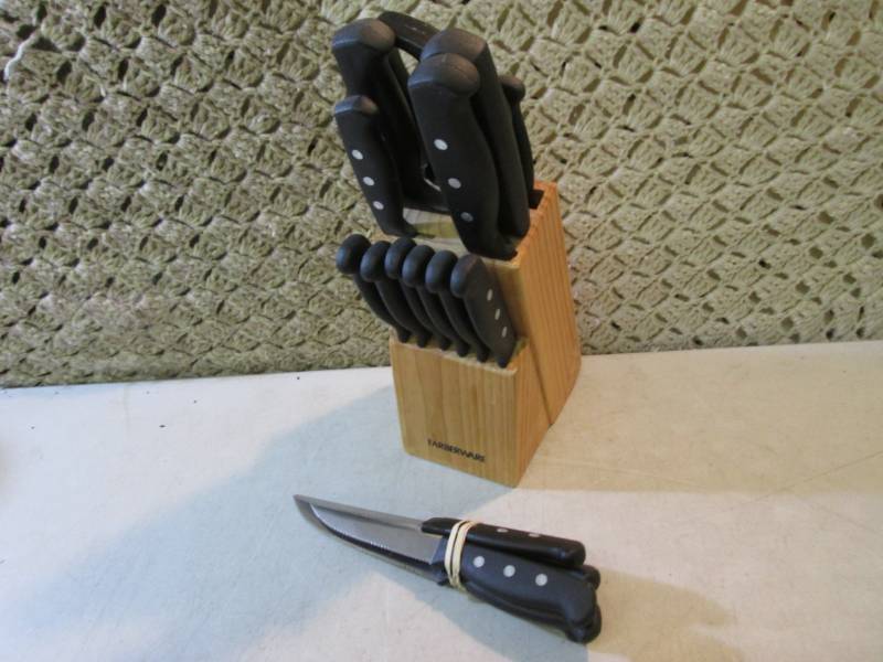 Faberware Knife Set with Extra Stea...