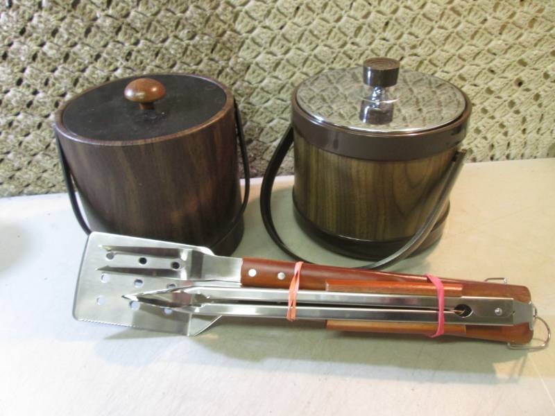 2 Ice Buckets and BBQ Grilling Set ...