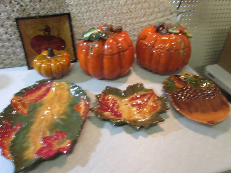 Lot of Assorted Ceramic Decor  RM4...