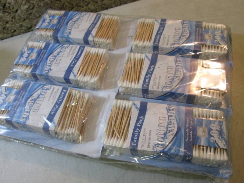 12 Packs of Wood Cotton Swabs 300 p...