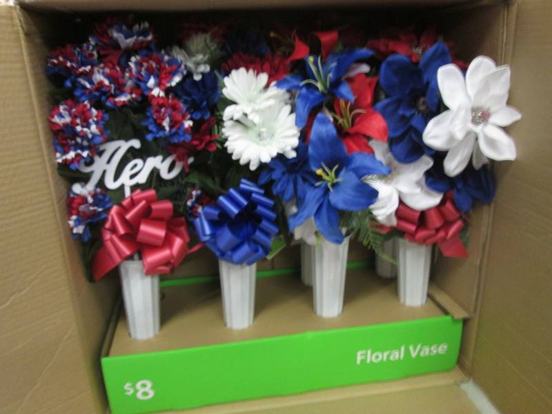 Case with 7 Patriotic Fake Flower V...