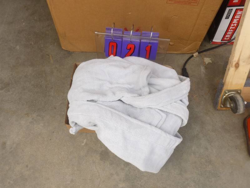 SnS Auctions # 399 Winter Boots, Coats, New Clothes, Sporting Goods, Ammo & Etc.