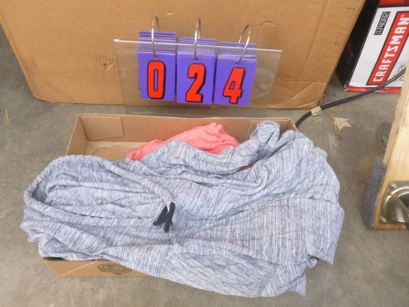 SnS Auctions # 399 Winter Boots, Coats, New Clothes, Sporting Goods, Ammo & Etc.